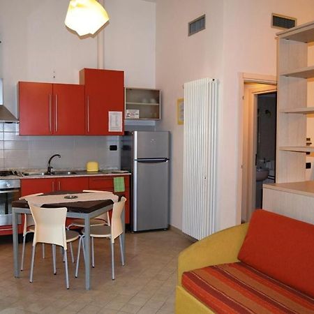 Oasi Del Mare Aparthotel Тирения Екстериор снимка