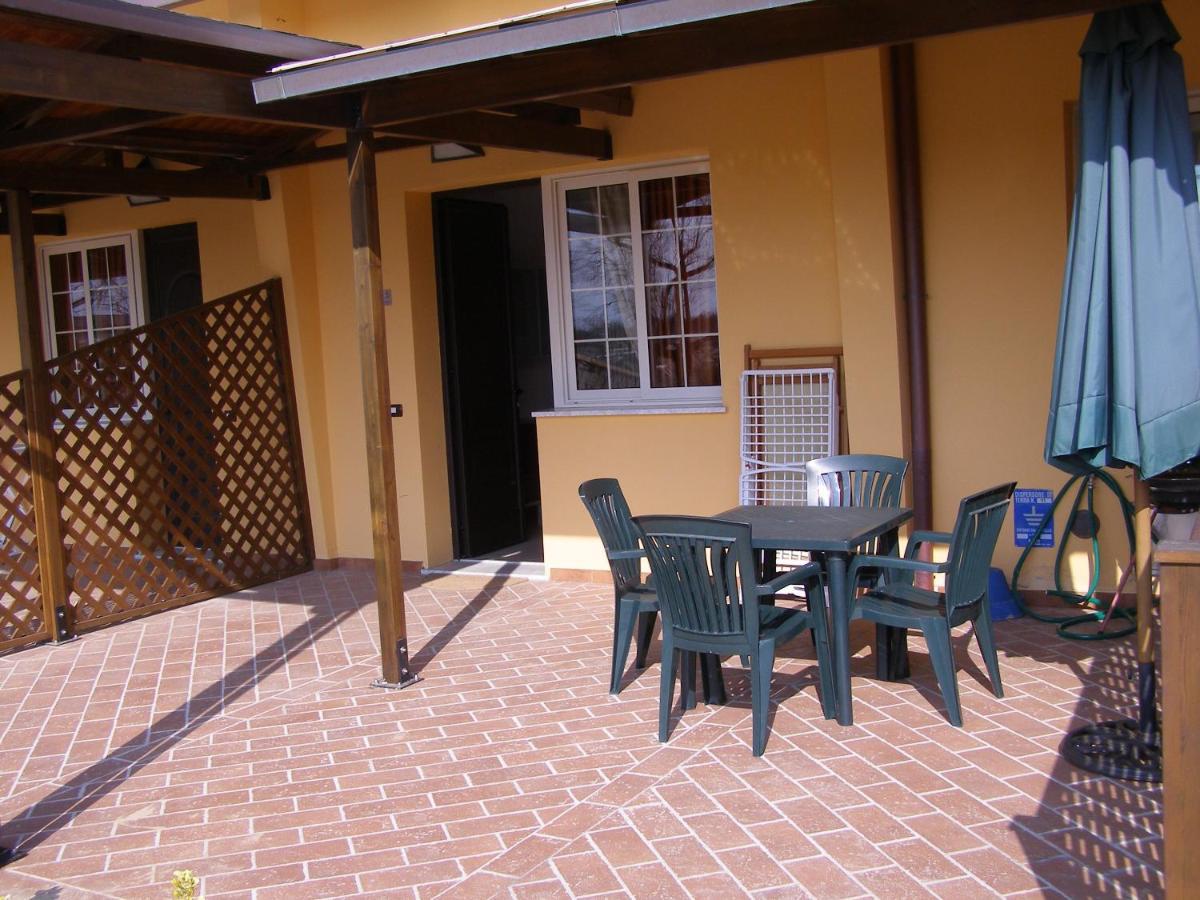 Oasi Del Mare Aparthotel Тирения Екстериор снимка