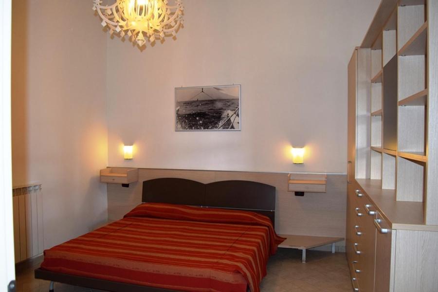 Oasi Del Mare Aparthotel Тирения Екстериор снимка